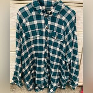 Women’s Oversized Flannel / Plaid / Button-up shirt jacket / Long Sleeve Top